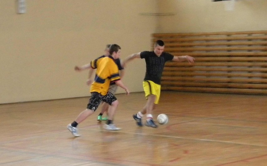 Krokowa. Ruszyła liga piłki nożnej halowej Ugoool - Futsal 2013