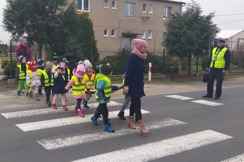 Policjanci z Chełmna z wizytą u przedszkolaków [zdjęcia]