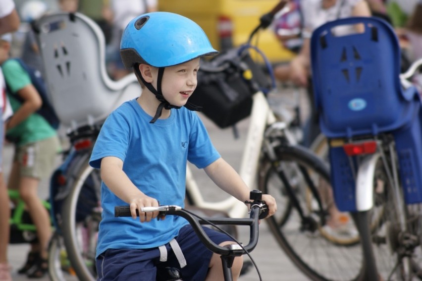Grodzisk Wielkopolski: Rodzinny rajd rowerowy z okazji dnia dziecka [GALERIA ZDJĘĆ]