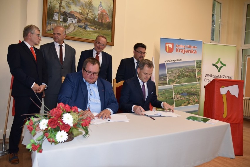 Podpisanie umowy na rozbudowę drogi nr 190 od Krajenki do...
