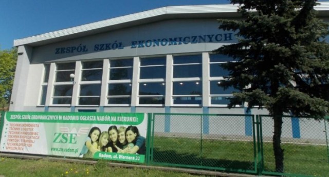 Koronawirus pojawił się między innymi w Zespole Szkół Ekonomicznych w Radomiu. Na kwarantannie są dwie klasy i 20 nauczycieli.