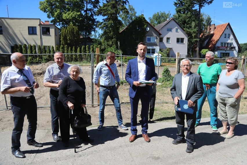 Mieszkańcy Pogodna protestują przeciwko budowie apartamentowca [WIDEO]