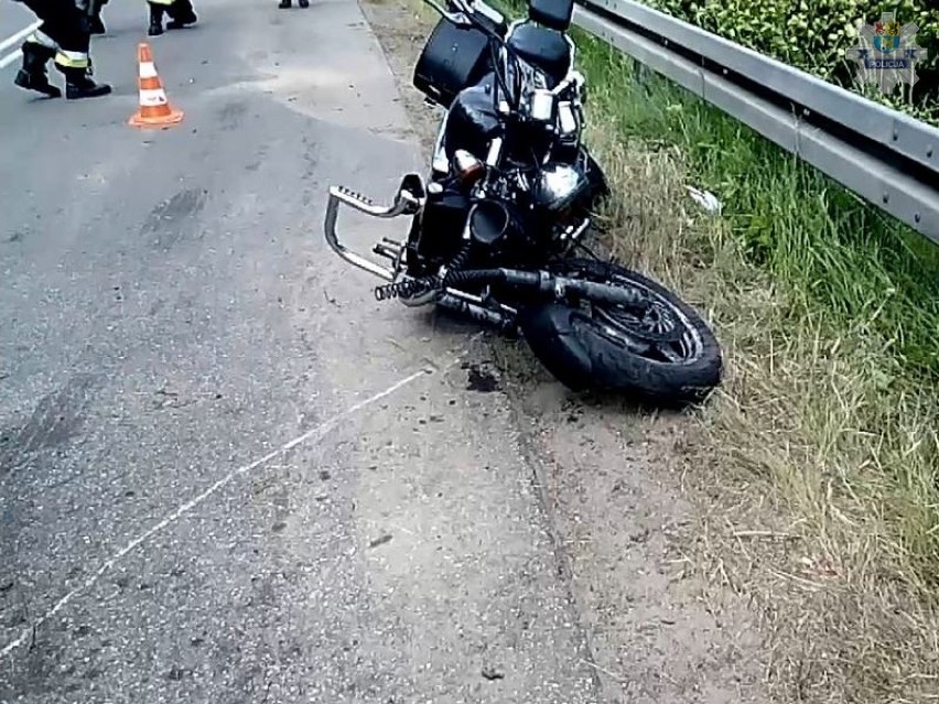 Motocyklista rozbił pojazd na drodze wojewódzkiej