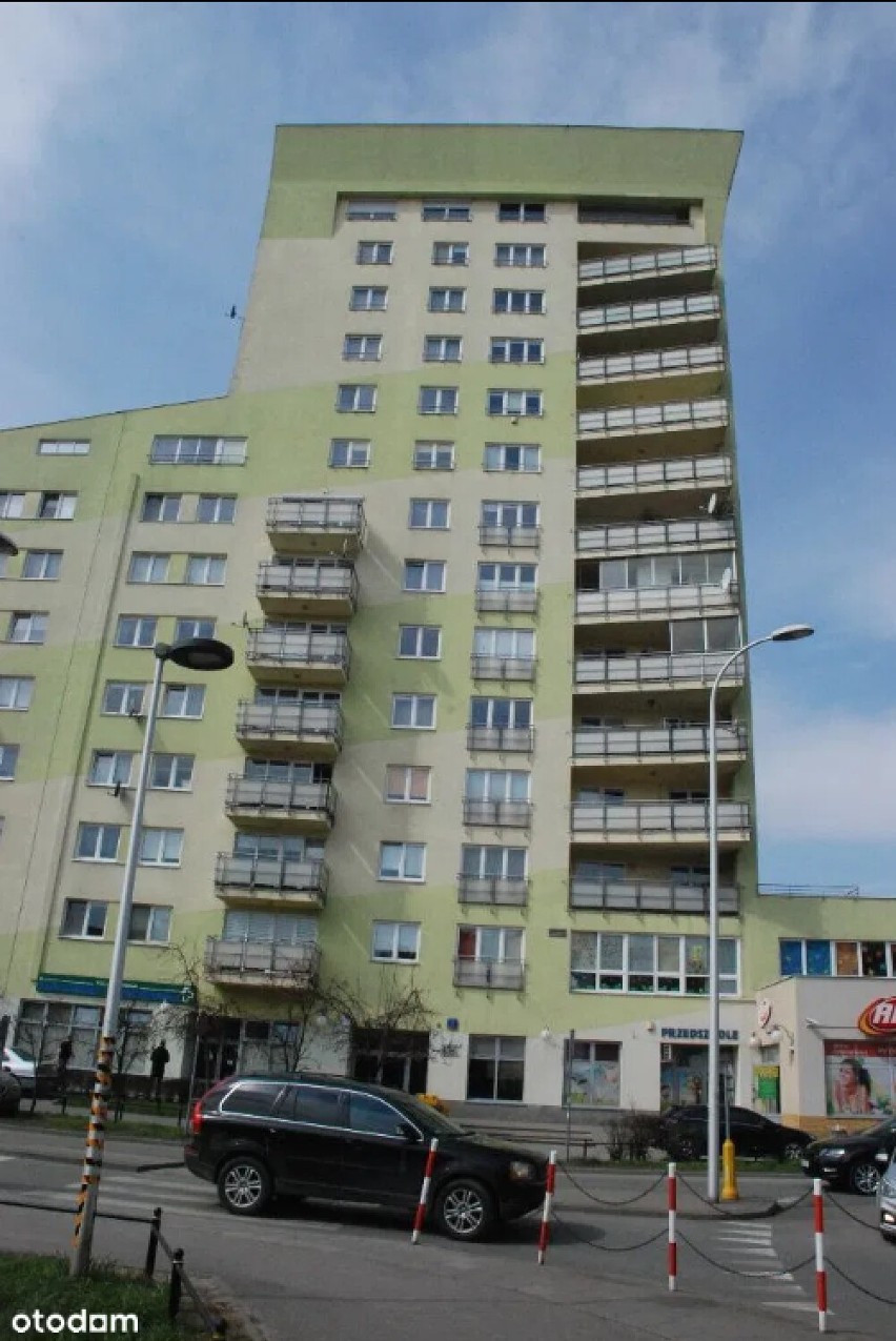 Malbork. Miasto sprzedaje mieszkanie w Warszawie. Jak wygląda dwupokojowe lokum na Pradze Południe z ceną wywoławczą 750 tys. zł? [ZDJĘCIA]