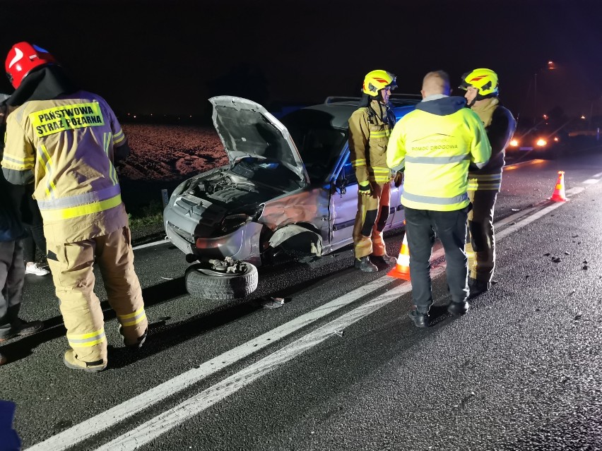 Wypadek na drodze Brześć Kujawski - Radziejów. Zderzenie BMW z citroenem [zdjęcia]