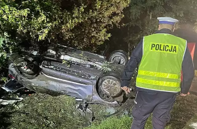 W wypadku na trasie Nakło-Kcynia zginął 36-letni pasażer Forda Kuga