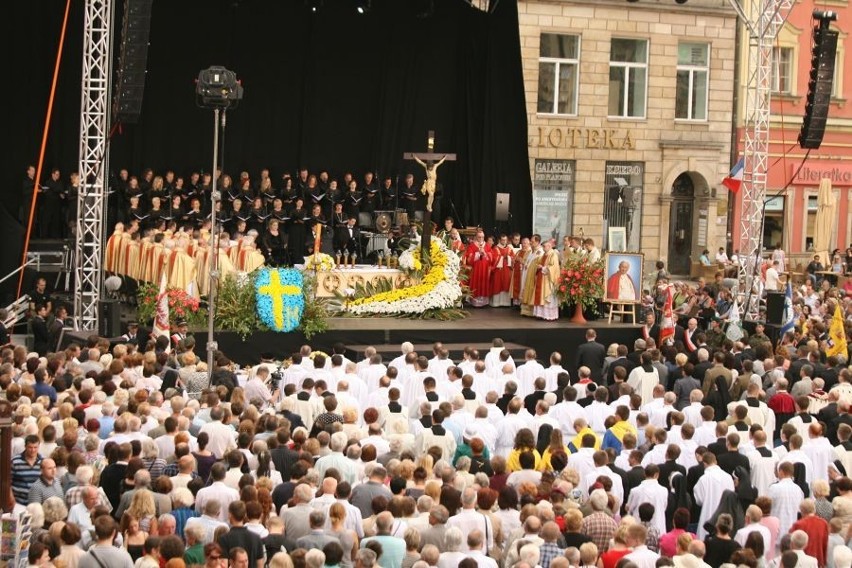 Wrocław: Msza papieska na wrocławskim Rynku (ZDJĘCIA)