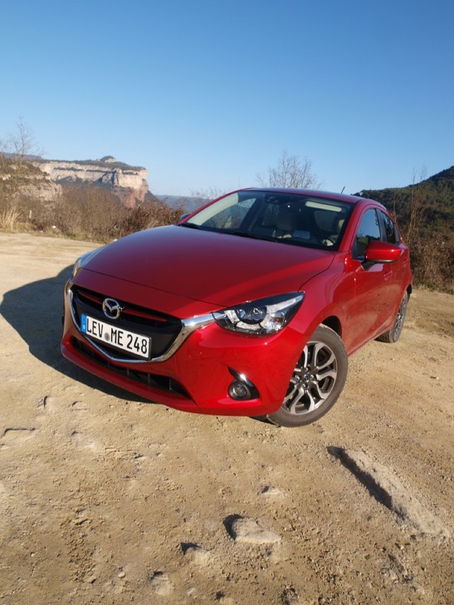 nowa mazda 2