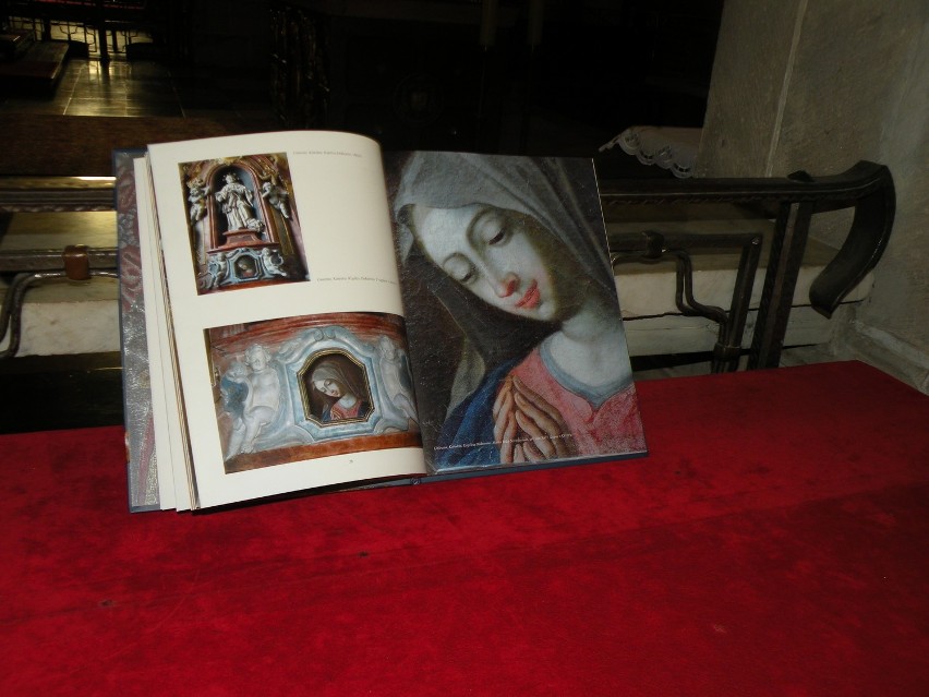 Kradzieź obrazu Matki Boskiej w Gnieźnie [ZDJĘCIA]

Z...
