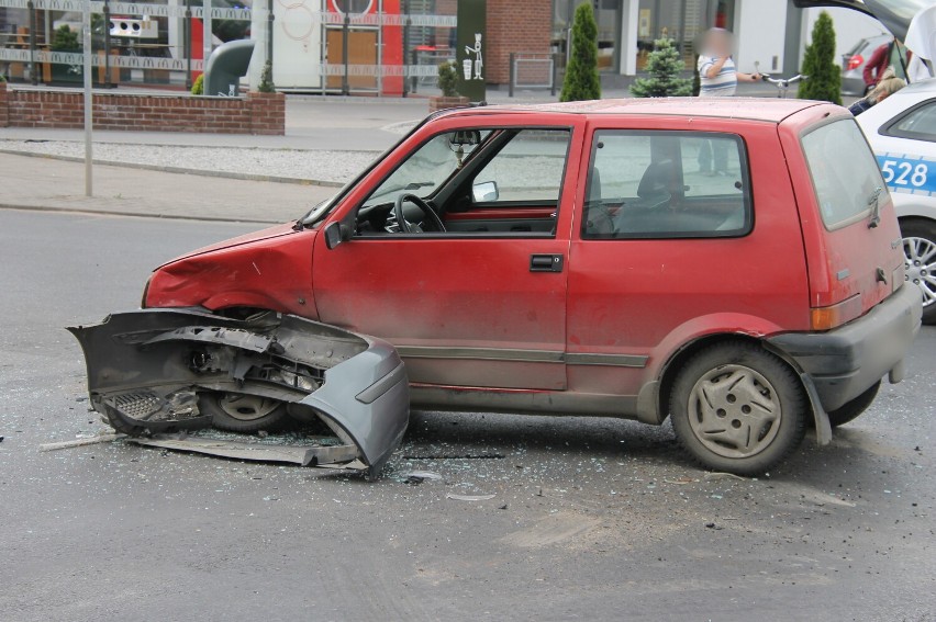 Znamy szczegóły zderzenia na skrzyżowaniu Benickiej i Mickiewicza w Krotoszynie [ZDJĘCIA]