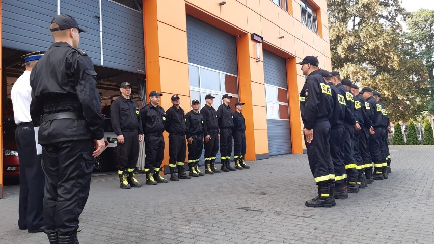 Komendant przekazał listy gratulacyjne wolsztyńskim strażakom