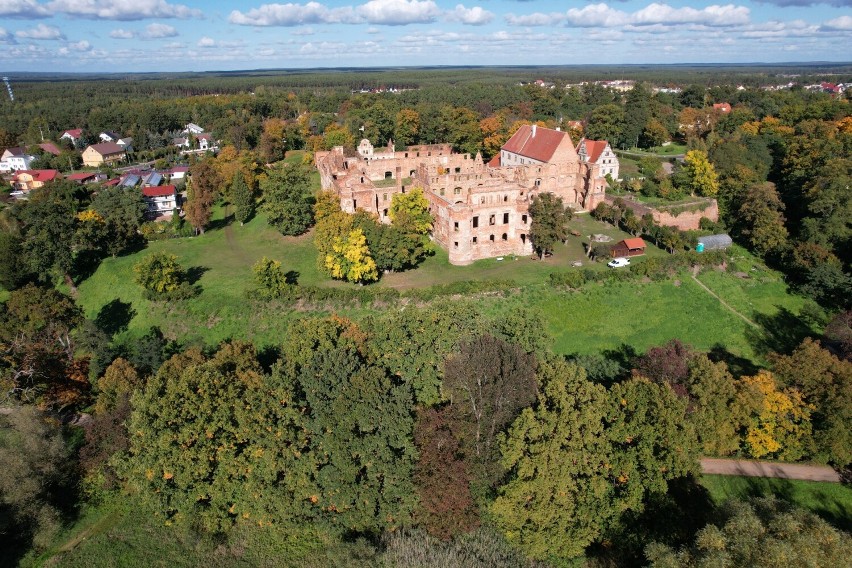 Zamek w Siedlisku jesienią