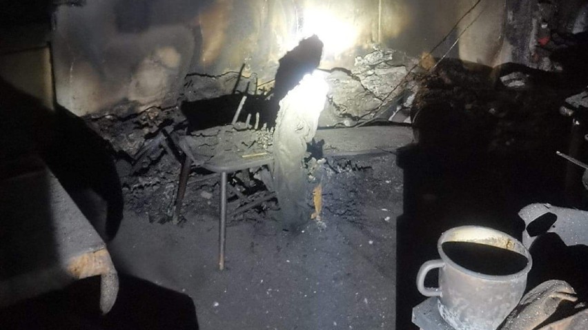   Pożar  domu jednorodzonego w Giewartowskich Holendrach w  jednym z pomieszczeń,znajdowały się zwłoki starszego mężczyzny