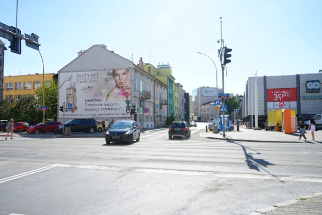 W niedzielę zakończył się remont ruchliwej ulicy Lisa-Kuli w Rzeszowie. W weekend ulica była zamknięta dla kierowców, co pozwoliło na szybsze zakończenie ostatnich prac i uruchomienie od poniedziałku normalnego ruchu.