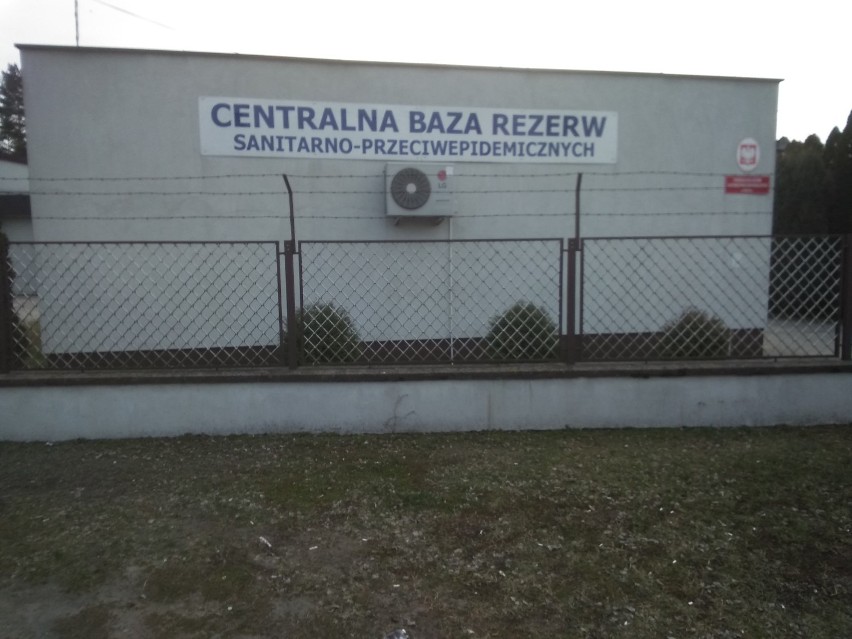 Centralna Baza Rezerw Sanitarno-Przeciwepidemicznych jest w Porębach koło Zduńskiej Woli