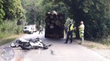 Śmiertelny wypadek motocyklisty w gminie Krokowa z udziałem księdza. Policjanci KPP Puck wyjaśniają przyczyny | ZDJĘCIA