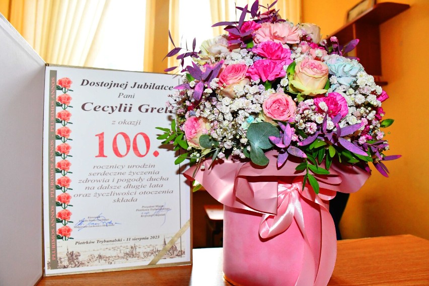 Pani Cecylia Grela z Piotrkowa świętuje setne urodziny ZDJĘCIA