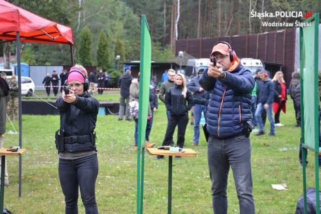 Policjanci z Wodzisławia Śl. celnie strzelają. Udowodnili to na zawodach w Jaworznie