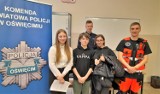 Za mundurem uczniowie sznurem. Policjanci promowali swoją pracę w PZ nr 6  w Brzeszczach wśród przyszłych uczniów klas mundurowych