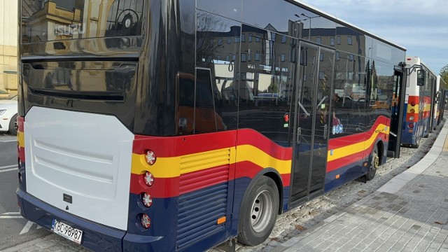 Jeden z nowych autobusów marki isuzu