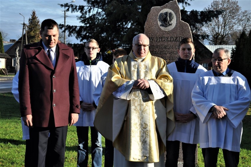 Święto Niepodległości w Krasnopolu. Złożyli kwiaty, ale nie tylko[Zdjęcia]