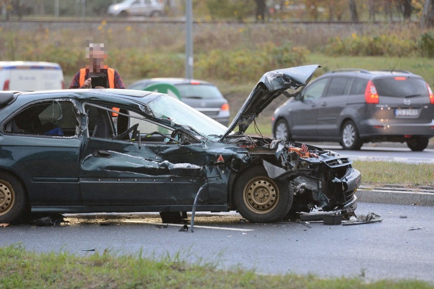 Wypadek na "średnicówce" w Grudziądzu. Jedna osoba w szpitalu [zdjęcia]