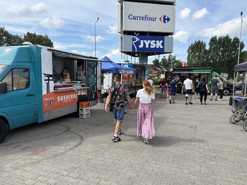 Food Truck Festivals na parkingu Galerii Gniezno