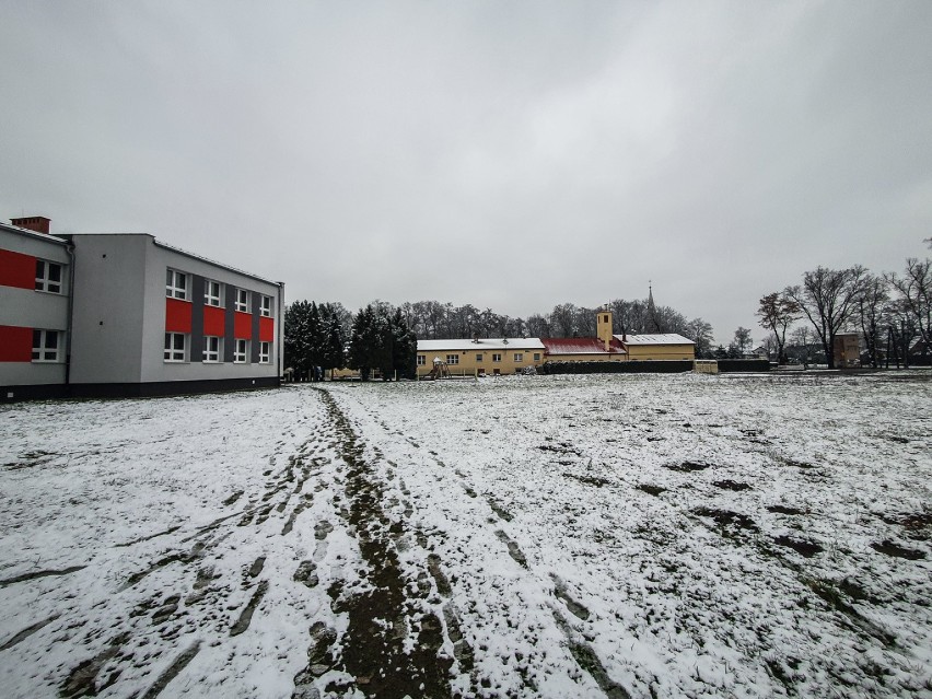 Sala sportowa ma powstać obok szkoły i przedszkola w Wilkowicac