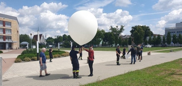 Pierwsza w historii Akademii Tarnowskiej misja radiosondy stratosferycznej. Specjalny balon z radiosondą wystartował w Tarnowie
