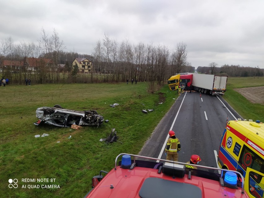 Wypadek na DK73 koło Dąbrowy Tarnowskiej, jedna osoba ranna,...