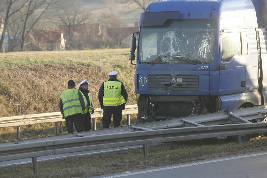 Zobacz zdjęcia z tragicznego wypadku na autostradzie A4