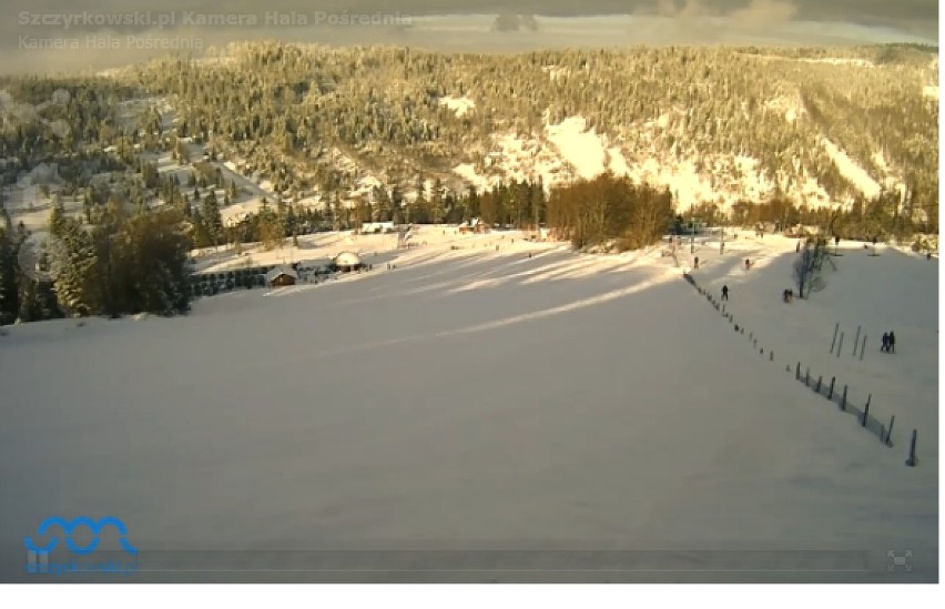 Warunki narciarskie w Beskidach: Dużo śniegu, słońca i lekkiego mroziku [ZDJĘCIA Z KAMEREK]