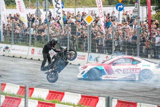 VERVA Street Racing 2018 w Krakowie. Najszybsze samochody, spektakularne pokazy motoryzacyjne oraz emocjonujące wyścigi ZDJĘCIA