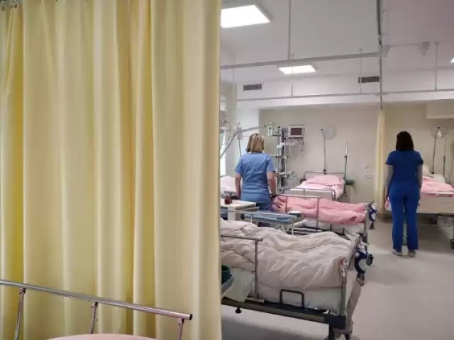 Szpital Wojewódzki w Bielsku-Białej, w związku z rosnącą liczbą zakażeń SARS-CoV -2, zmienił zasady odwiedzin pacjentów