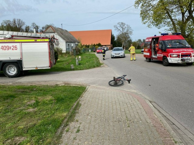 Do poważnego wypadku doszło w Barnowie w gminie Kołczygłowy. Samochód potracił rowerzystę. Nastolatka zabrało Lotnicze Pogotowie Ratunkowe.