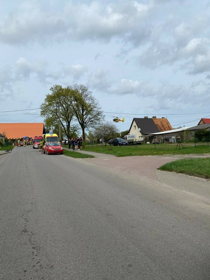 Do poważnego wypadku doszło w Barnowie w gminie Kołczygłowy....