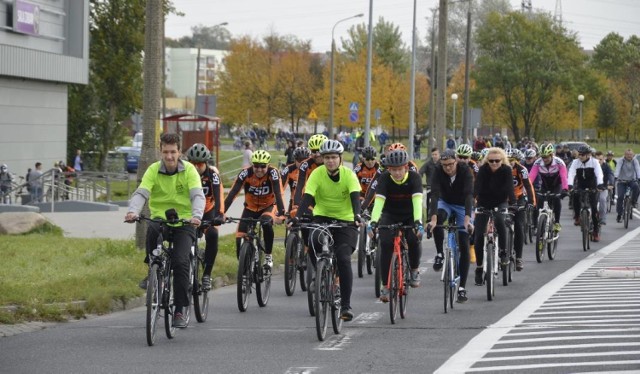 Październikowa masa startowała sprzed Watrala w Gorzowie. W sobotę 23 grudnia wyjedzie ze Starego Rynku. Do pokonania będzie 8 km. Każdy da sobie radę.