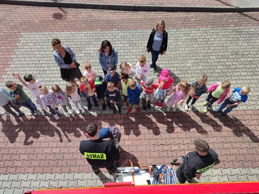 Funkcjonariusze gościli dzieci z Przedszkola Publicznego nr...