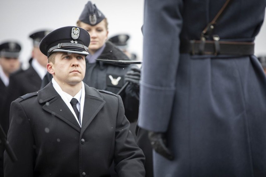 Nowi oficerowie z Dęblina opuścili Gniazdo Orląt. Zdjęcia z promocji oficerskiej LAW