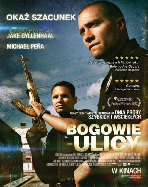 "Bogowie ulicy" - reż. David Ayer:

W rolach głównych występują Jake Gyllenhaal i Michael Pena.Przewodnikiem po Mieście Aniołów, które nigdy nie kładzie się spać, jest policjant Brian Taylor ( Jake Gyllenhaal). Brian nie jest złym facetem, w widzu powinien wzbudzić nawet sympatię... Ale niech on nie myśli, że  patrolujący ulice Taylor jest człowiekiem bez skazy. Na pewno wymowny jest już pojawiający się na początku filmu monolog wygłaszany przez graną przez Gyllenhaala postać.