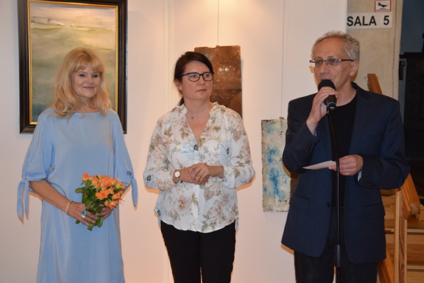 Trzecia wystawa malarska Anny Jelak-Bogusz. Prace można oglądać w Muzeum Regionalnym w Świebodzinie [ZDJĘCIA, WIDEO]