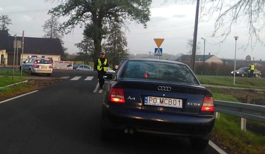 Akcja Znicz 2014: policjanci sprawdzali trzeźwość kierowców...