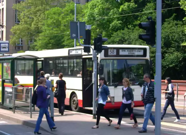 autobus, pasażerowie