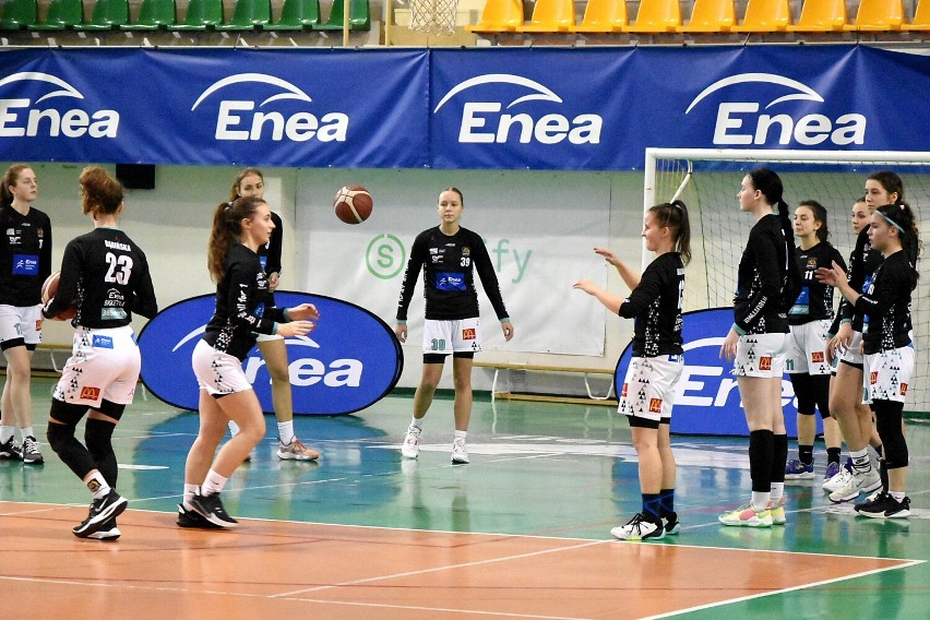 W lidze U19 LOMS Enea Basket Piła – Powiat Pilski przegrał z Enea AZS Poznań. Zobaczcie zdjęcia