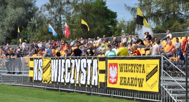 Mecz Wieczystej w klasie okręgowej Kraków znów przyciągnął dużo widzów. Byliście na sobotnim (5.09.2020) spotkaniu w Bronowianką (7:0), znajdźcie się na zdjęciach. Przejdź do GALERII.