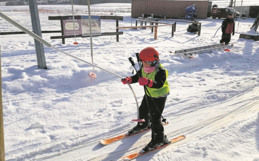 Organizatorzy "Ferii na stoku" zapewnili dzieciom dojazd, wypożyczenie sprzętu narciarskiego i ... dobrą zabawę