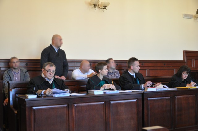 Na ławie oskarżonych zasiało pięciu mieszkańców Strzegomia, Legnicy i Jeleniej Góry. Wyrok w Sądzie Okręgowym w Świdnicy zapadł w październiku 2014 roku.