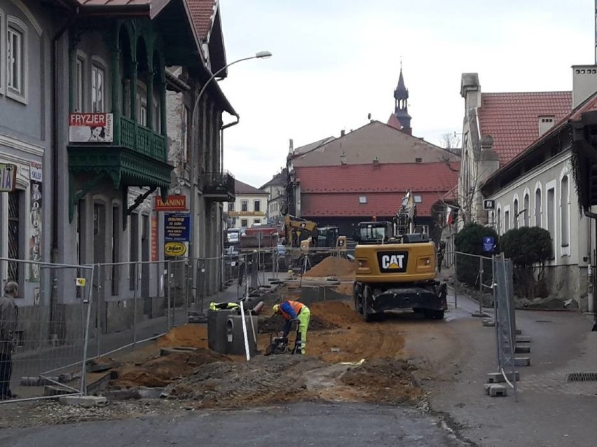 Mieszkańcy ul. Solnej w Bochni skarżą się na trwający o miesiąca remont. Będą odszkodowania?