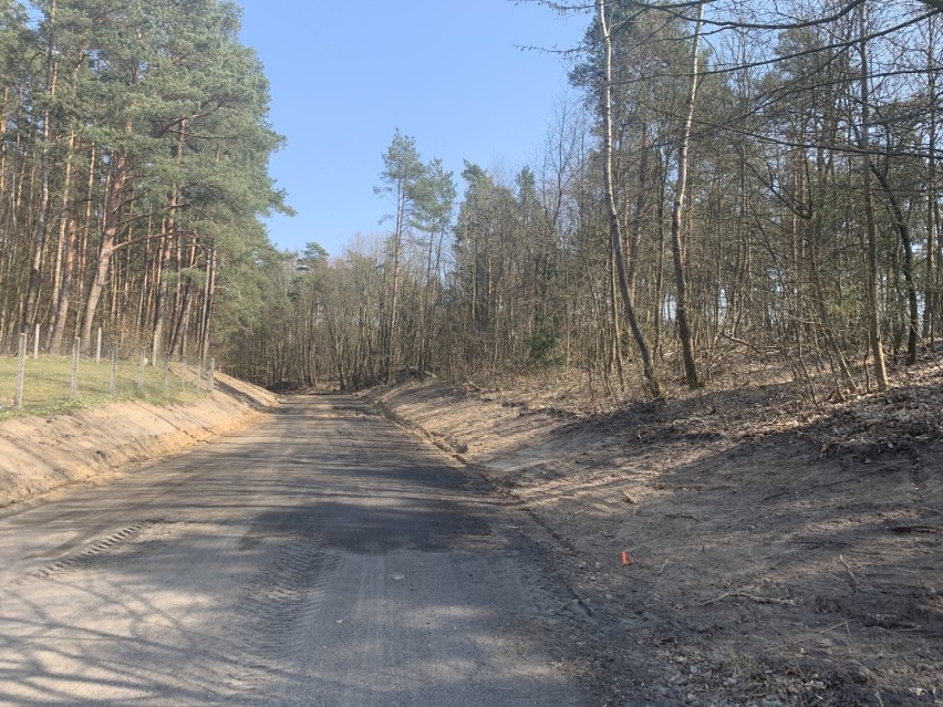 Uwaga! Trwa budowa drogi powiatowej Lewice - Krzyżkówko....