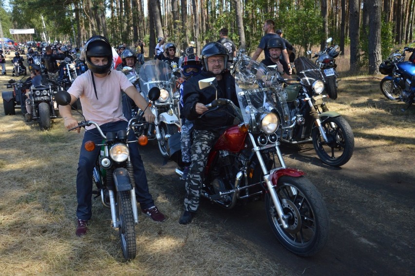 MotoStachuriada 2019. Parada motocykli przejechała przez Grochowice [ZDJĘCIA, FILM]